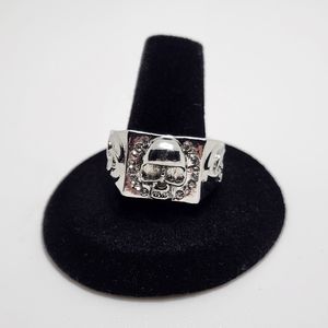 Selling what's shown (ring) The Quality also looks the same as shown.